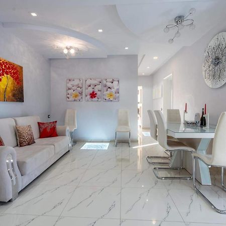 Apartment In Saranda Екстер'єр фото