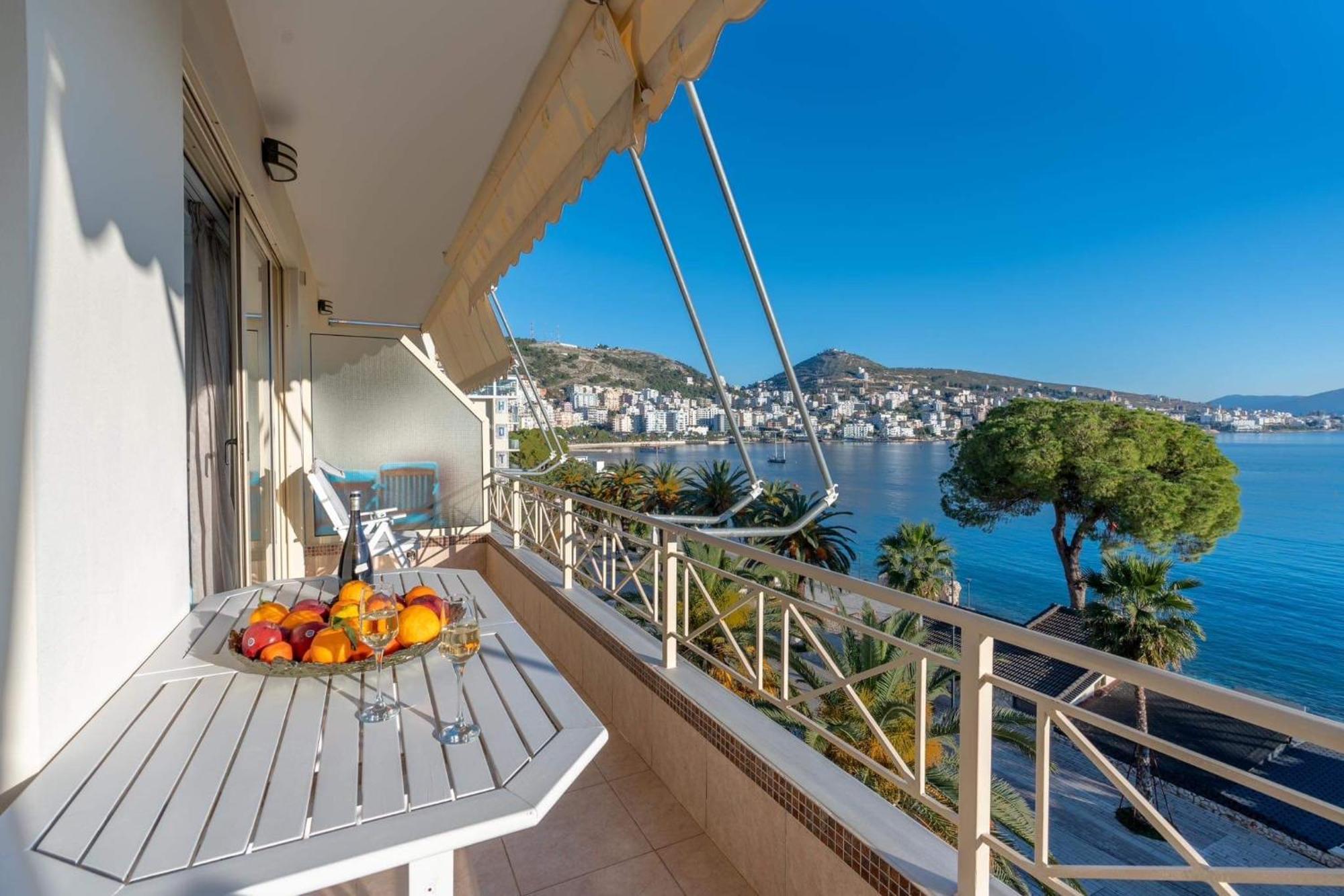 Apartment In Saranda Екстер'єр фото