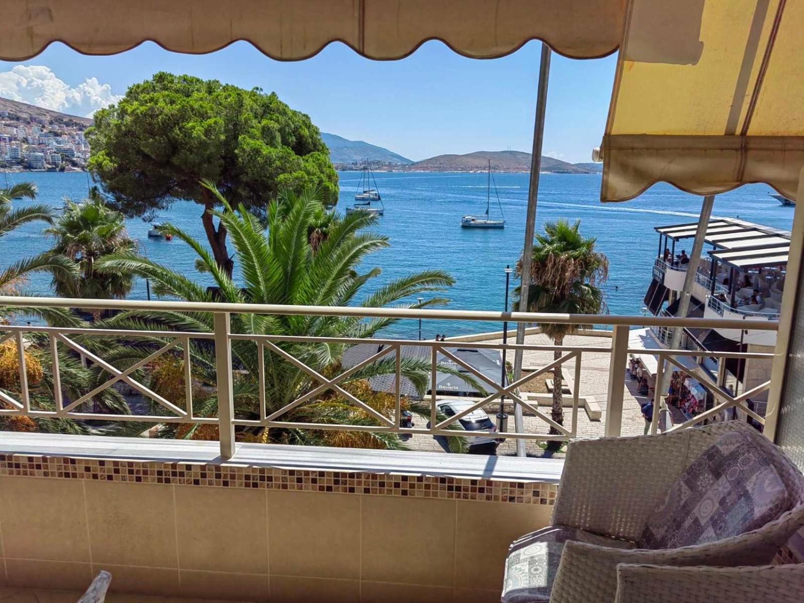 Apartment In Saranda Екстер'єр фото