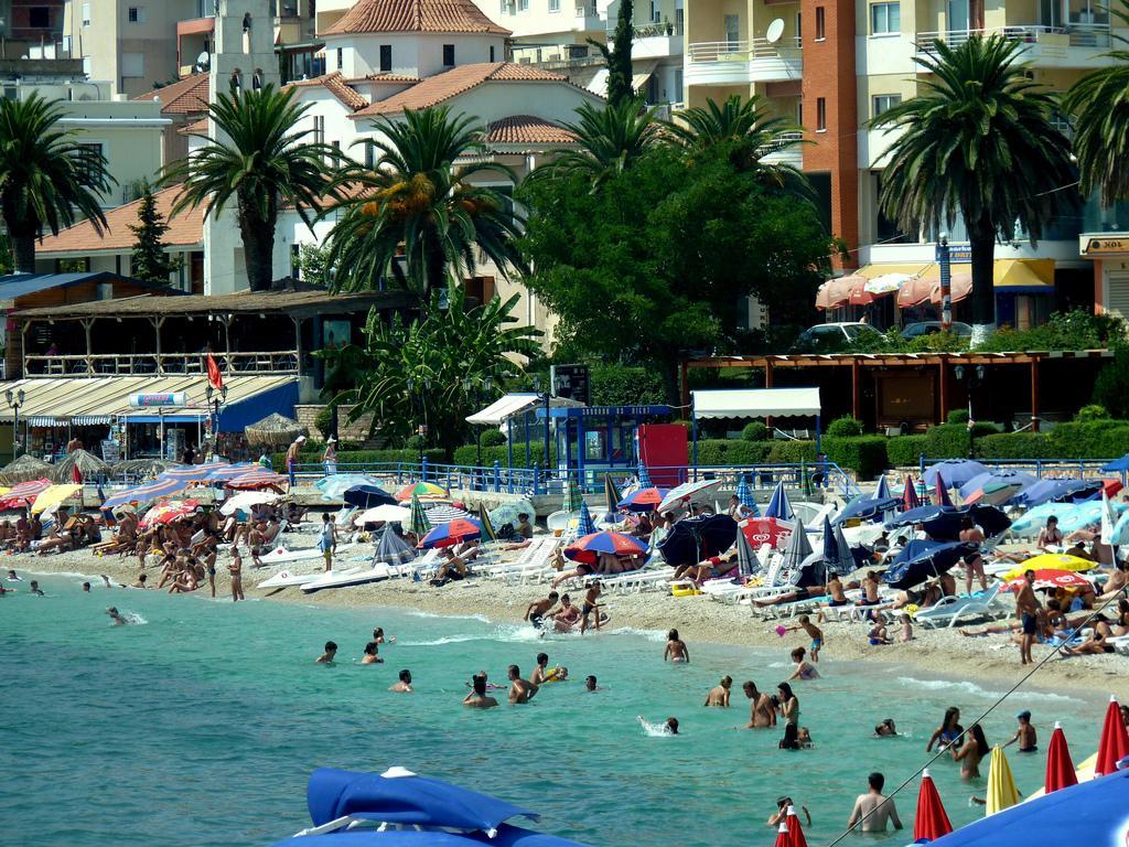 Apartment In Saranda Екстер'єр фото